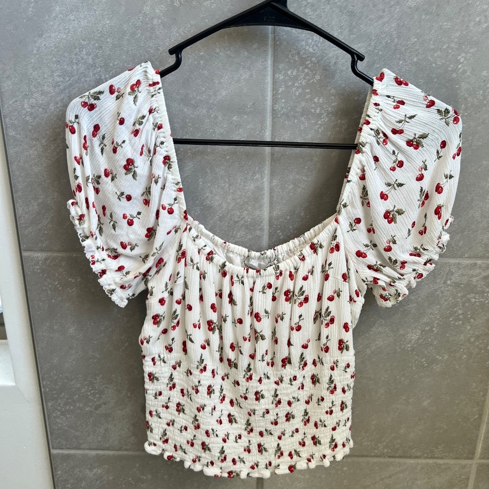 Abercrombie & Fitch top size M